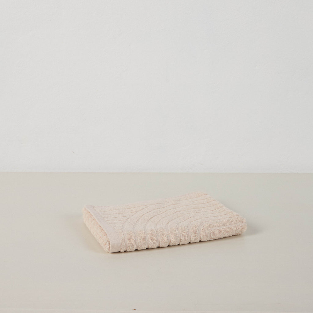 Clovelly Hand Towel in Clay ｜Baina | Garian